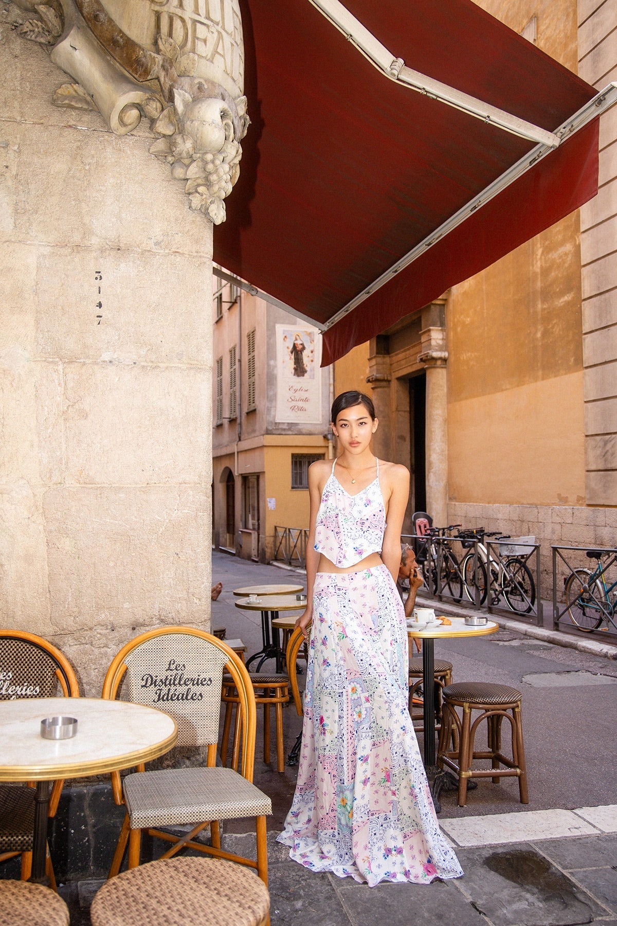 TOP KENDALL - PAISLEY FLORAL PATCH