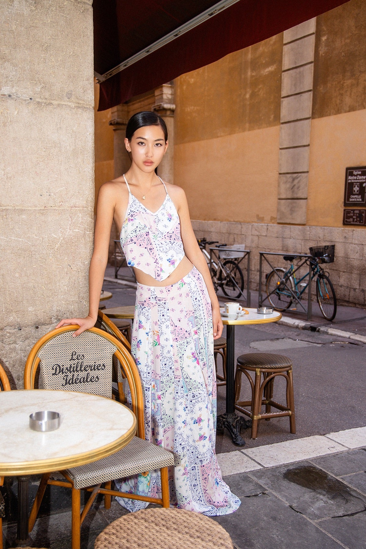 TOP KENDALL - PAISLEY FLORAL PATCH